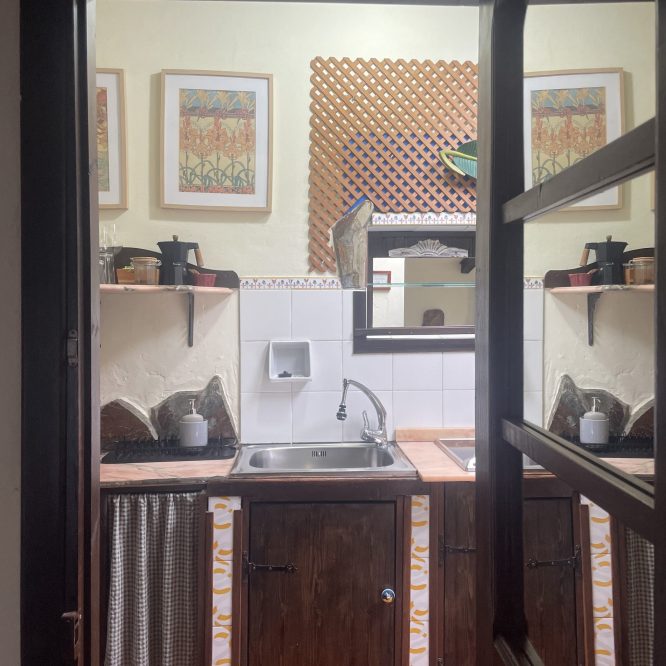Cocina de un tranquilo apartamento a las afueras de Gijón